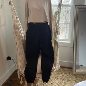 Lululemon joggers size 10